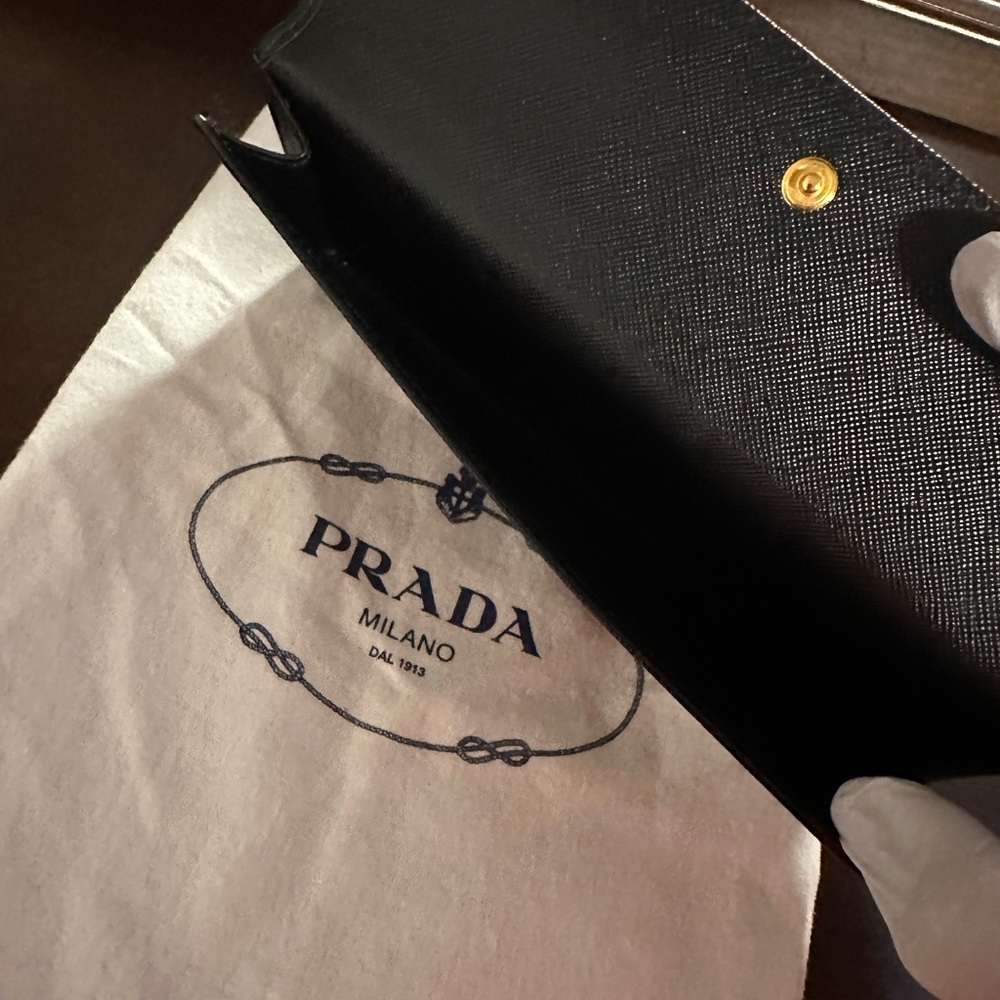 Prada Continental wallet in texture Saffiano Leather - Picture 4 of 6